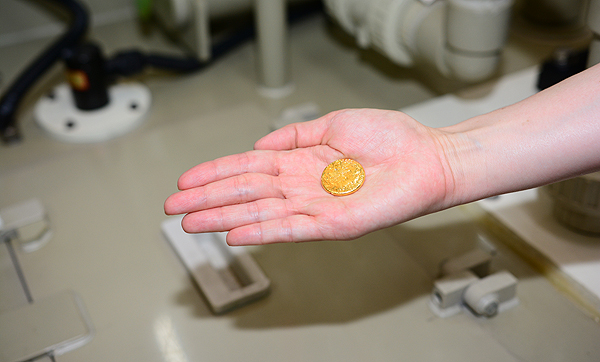 圖九 : 只要簡單的沉澱和燃燒,就能將剝除下來的金屬提煉出來