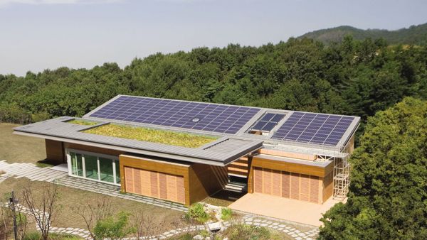 圖2 : 獨(dú)立型的太陽(yáng)能應(yīng)用是臺(tái)灣業(yè)者可優(yōu)先考慮的市場(chǎng)（source: GREEN TOMORRO）