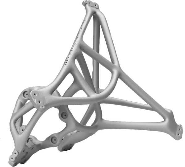 圖3 : +GF+現(xiàn)已發(fā)展出串聯(lián)積層製造與銑削加工設(shè)備的解決方案,克服過去有許多機身結(jié)構(gòu)支架因採用傳統(tǒng)CNC銑削加工,對於產(chǎn)能和成本造成考驗(source:+GF+)