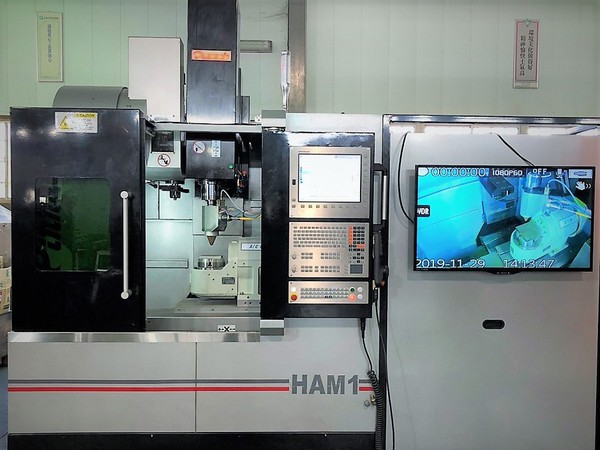 圖4 : 嵩富機械與成功大學(xué)、金屬工業(yè)研究發(fā)展中心合作,於現(xiàn)有五軸銑削加工中心機上整合金屬積層製造,可用於減縮製程、修補航太、燃?xì)鉁u輪機葉片等大型工件的時間及成本(source:嵩富)