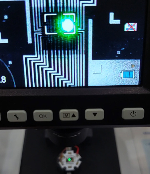 圖二 : Aledia的Nanowire Micro LED直徑僅有3.5微米,且發光性能優異。